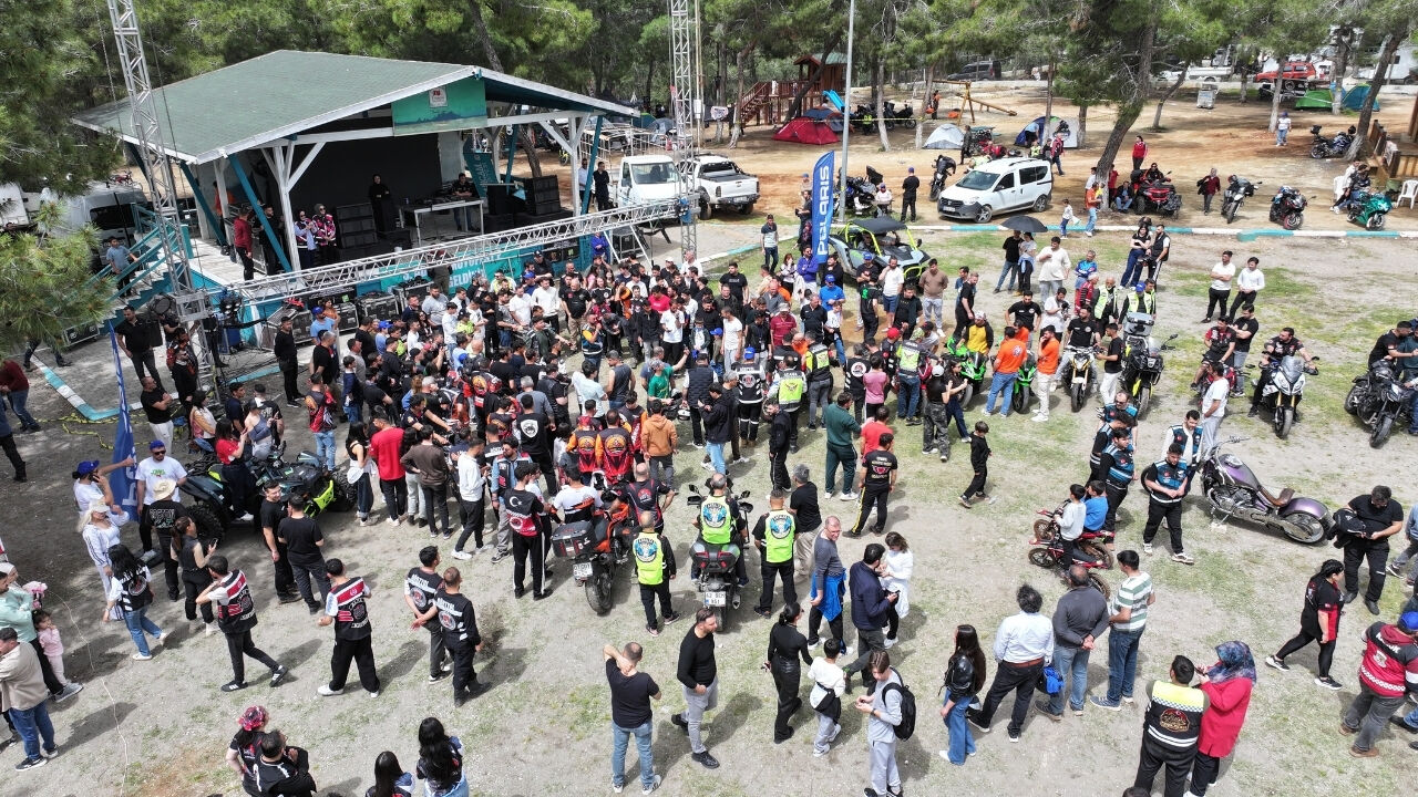 Adana’da Adrenalin Zirve Yaptı! Yüzlerce Motosiklet Aynı Anda Yollara Çıktı (5)