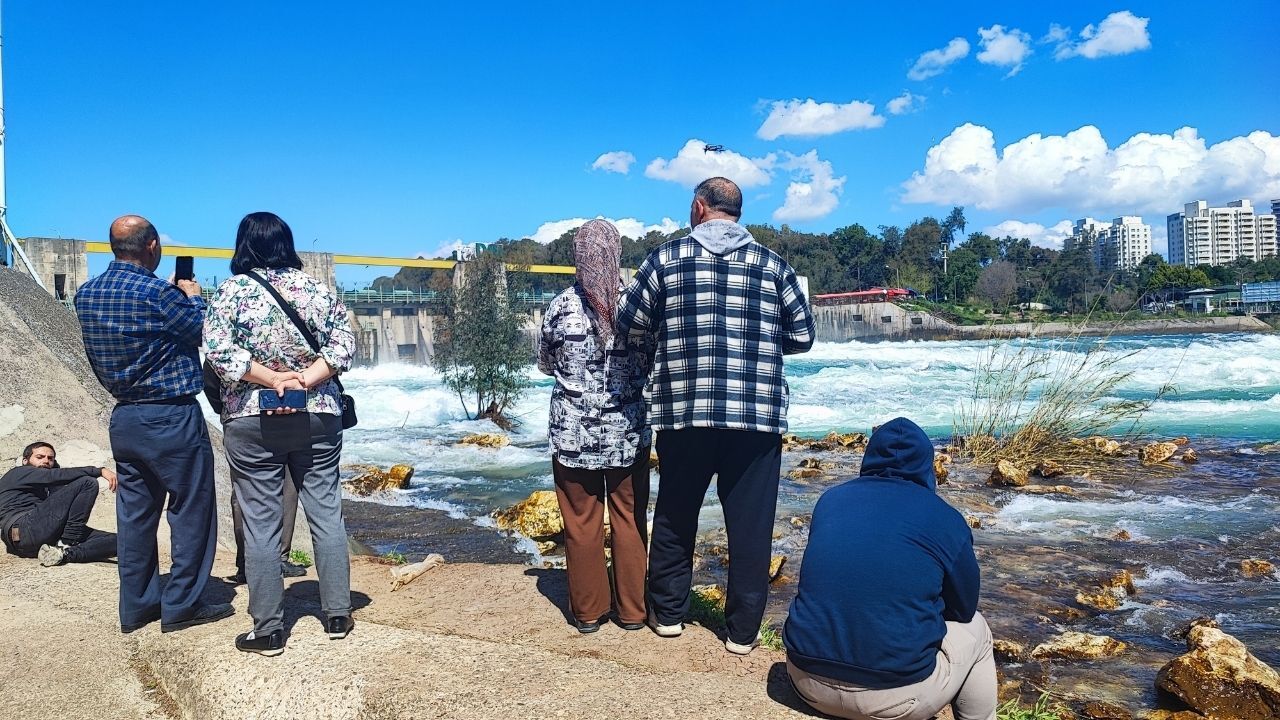 Adana’da Baraj Kapakları Açıldı Vatandaşlar Fotoğraf Yarışına Girdi (1)