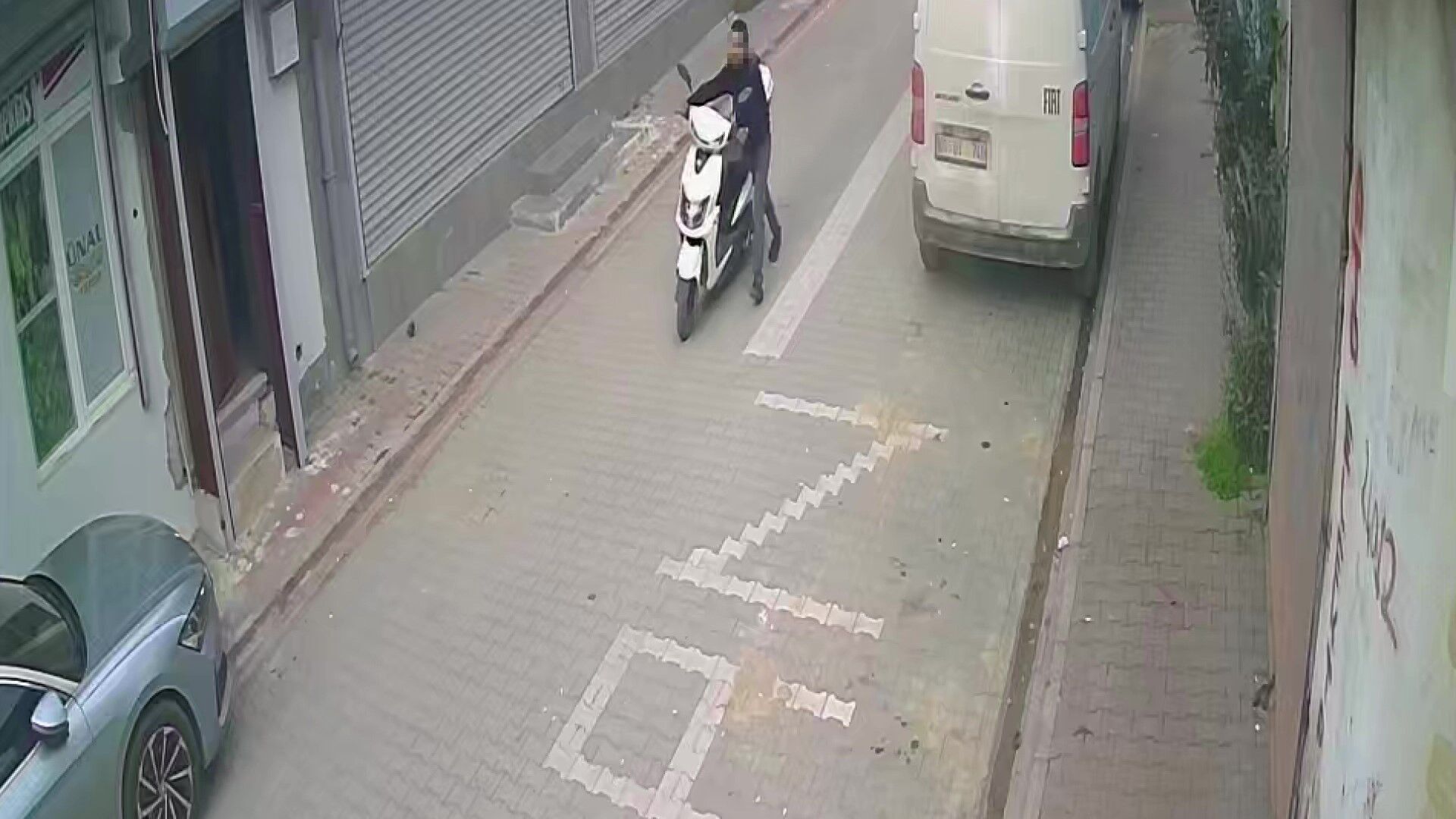 Adana'da Bir Haftada 5 Araç Çalan Hırsız Tutuklandı (3)