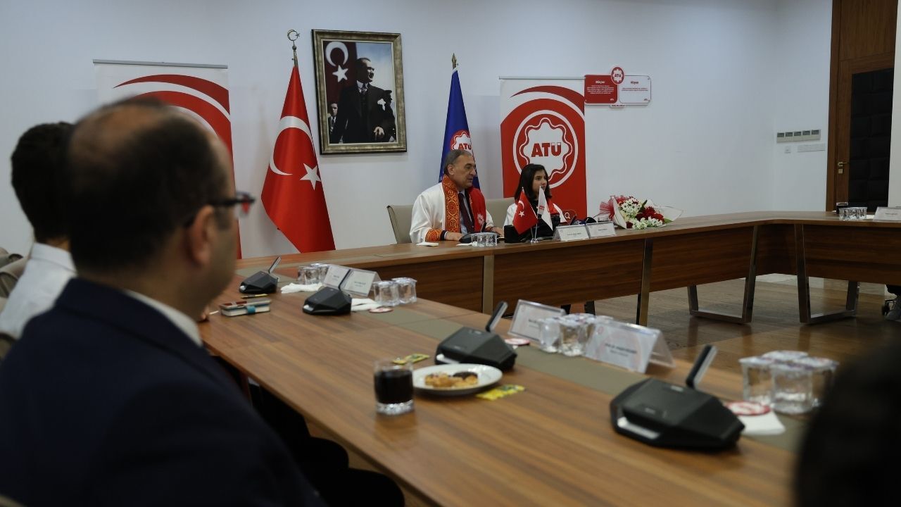 Adana’da Çocuklar Bir Günlüğüne Üniversiteyi Yönetti (1)