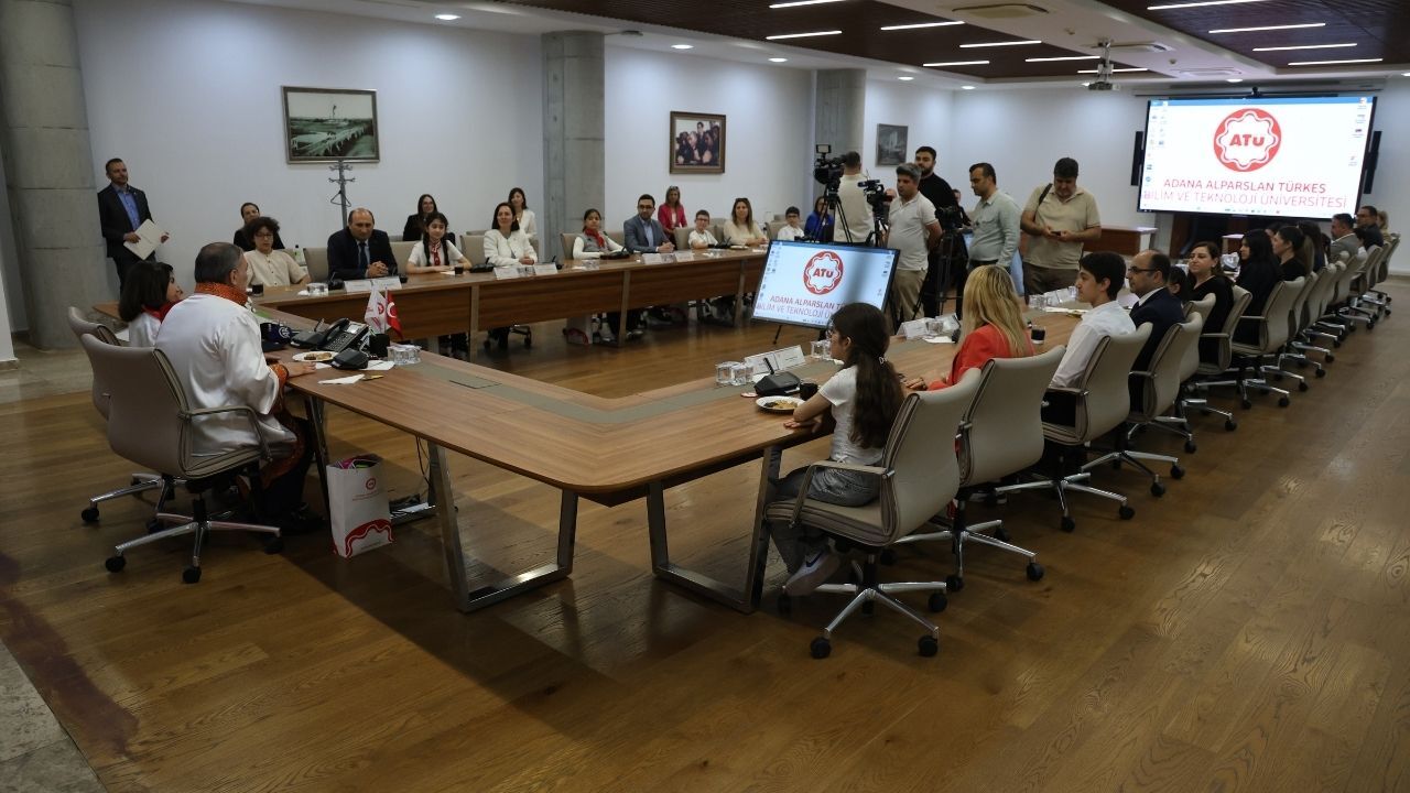 Adana’da Çocuklar Bir Günlüğüne Üniversiteyi Yönetti (2)