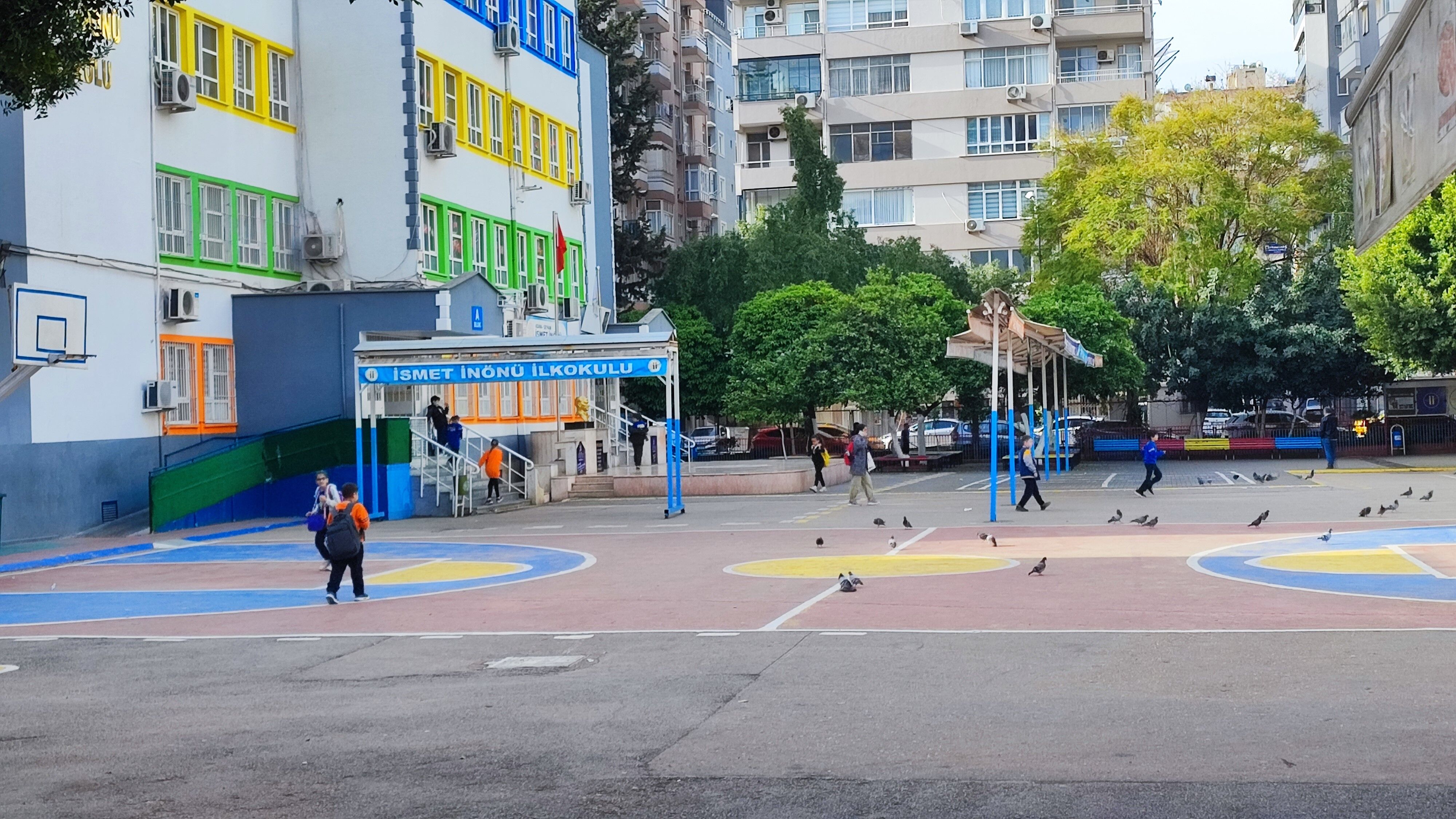 Adana’da Öğretmenler Iş Bıraktı Bazı Sınıflar Boş Kaldı