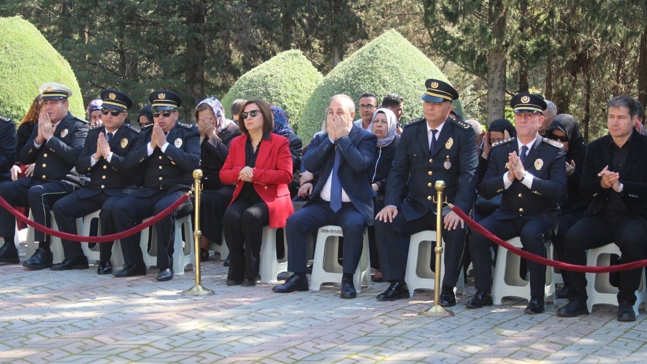 Adana’da Polis Haftası’nda Şehitler Dualarla Anıldı