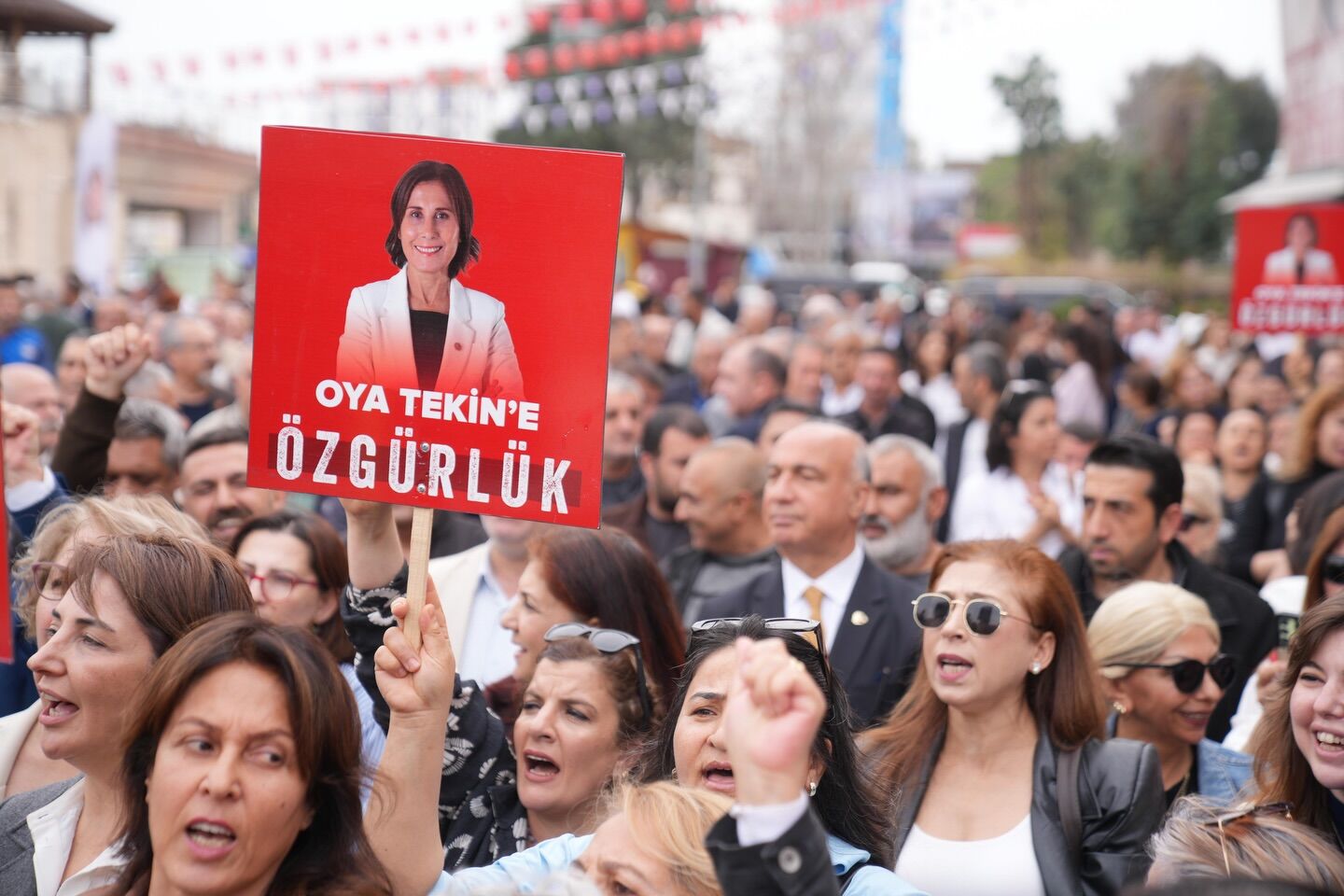 Başkan Oya Teki̇n'e Destek Toplantisi 3