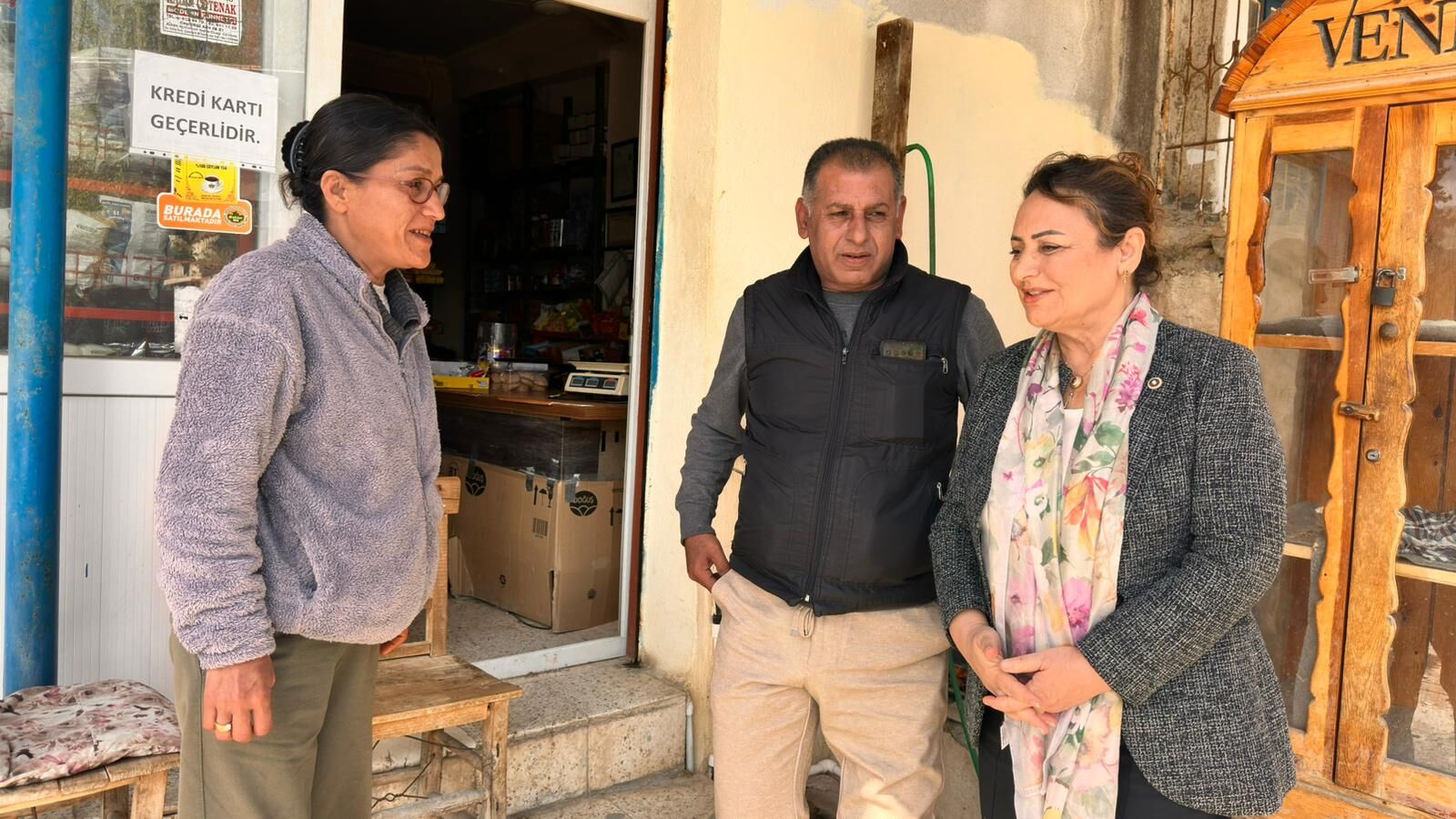 Ceyhan’da 3 Bakkal Birden Kapanıyor Vergi Yükü Esnafı Bitirdi (2)