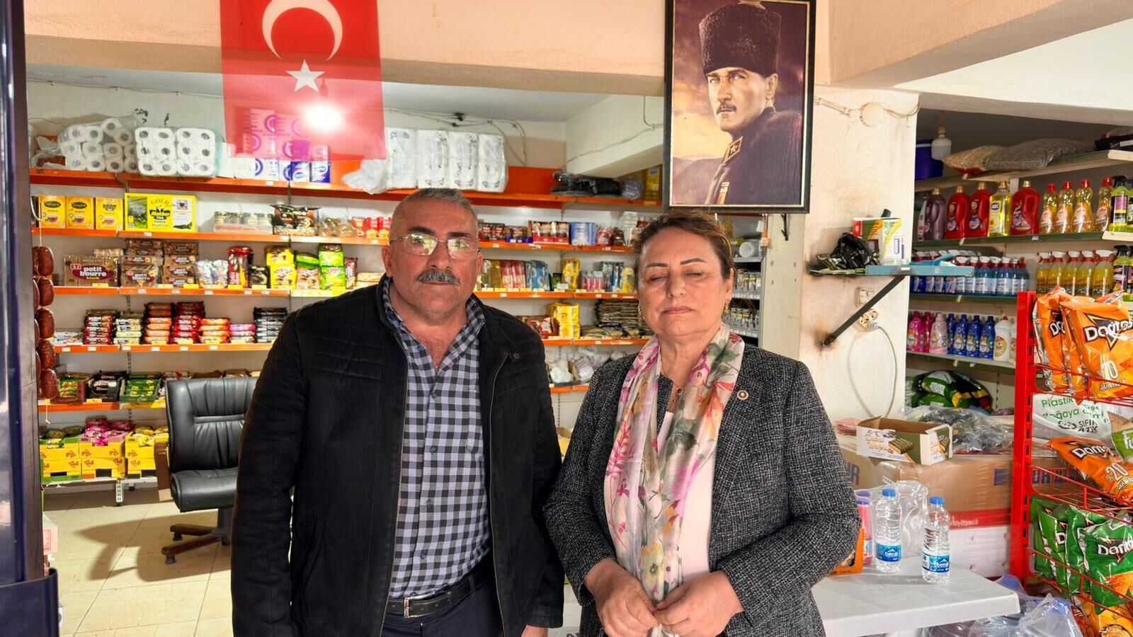 Ceyhan’da 3 Bakkal Birden Kapanıyor Vergi Yükü Esnafı Bitirdi (3)