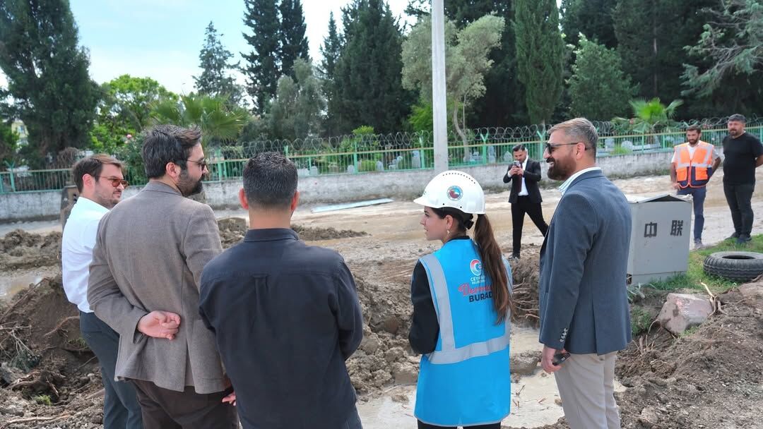 Ceyhan’da Tarihi Adım İlçenin İlk Araç Üst Geçit Köprüsü Yükseliyor (2)