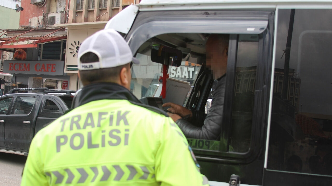 Ceza Yedi, Kadın Gazeteciye Sözlü Tacizde Bulundu (5)
