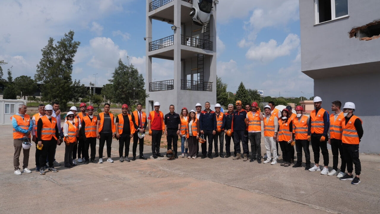 Çukurova Belediyesi’nden Afet Bilincine Tam Destek (1)