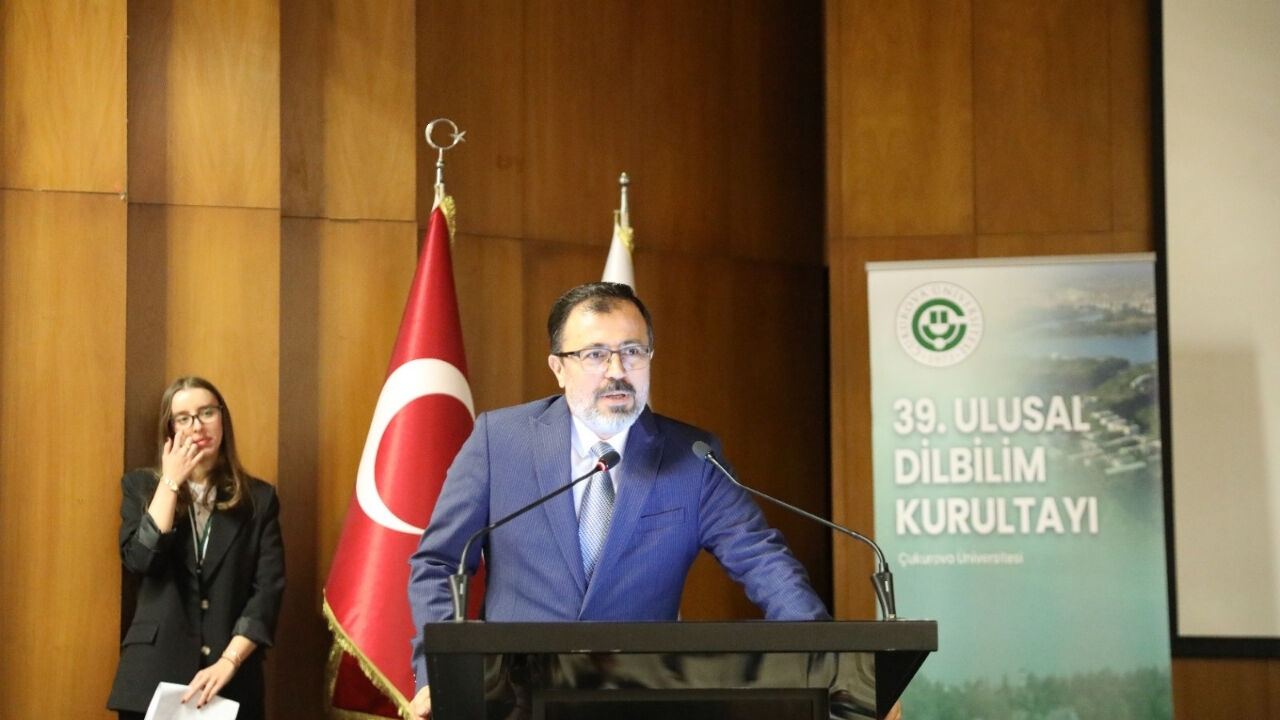 Çukurova Üniversitesi’nde Dilbilim Kurultayı Başladı (1)