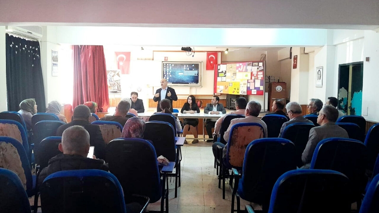 Eğitim Bir Sen'den Yüreğir'de Saha Turu