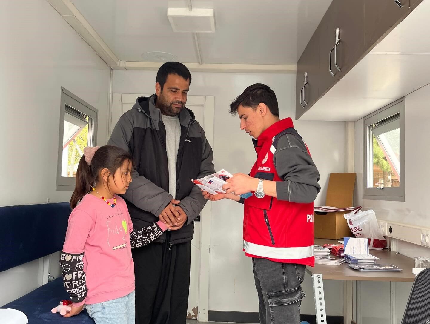 Karaisalı'da Vatandaşlara Mobil Sosyal Hizmet Desteği (2)