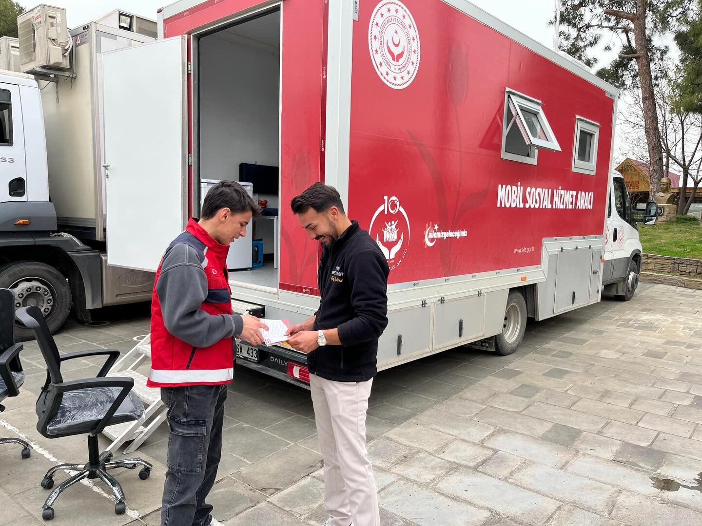 Karaisalı'da Vatandaşlara Mobil Sosyal Hizmet Desteği (3)