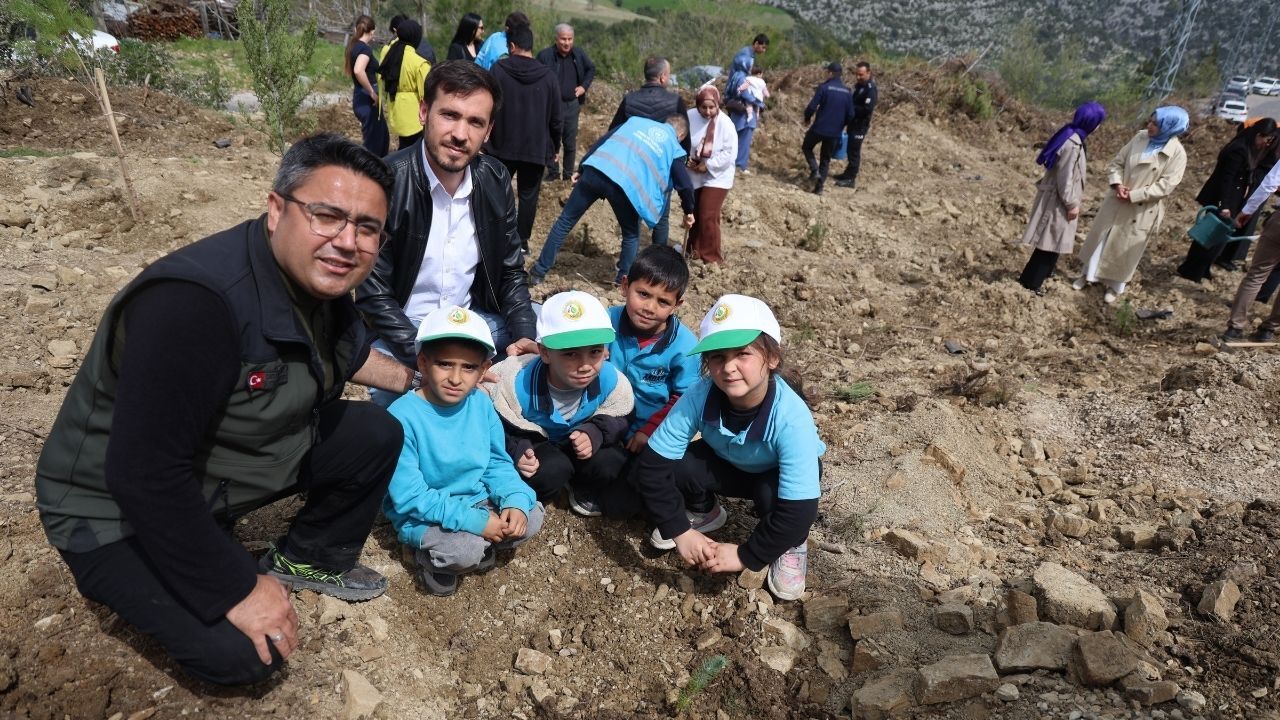 Kozan’da Yangın Bölgesine 1000 Fidan Dikildi (1)