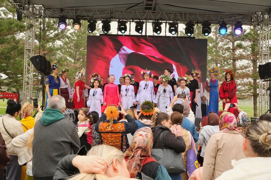 Merkez Park’ta Ukrayna Dansları Renkli Gösteriyle Sahnelendi (1)