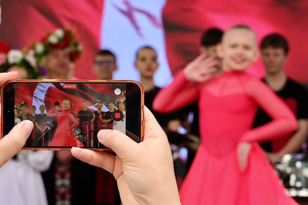 Merkez Park’ta Ukrayna Dansları Renkli Gösteriyle Sahnelendi (4)