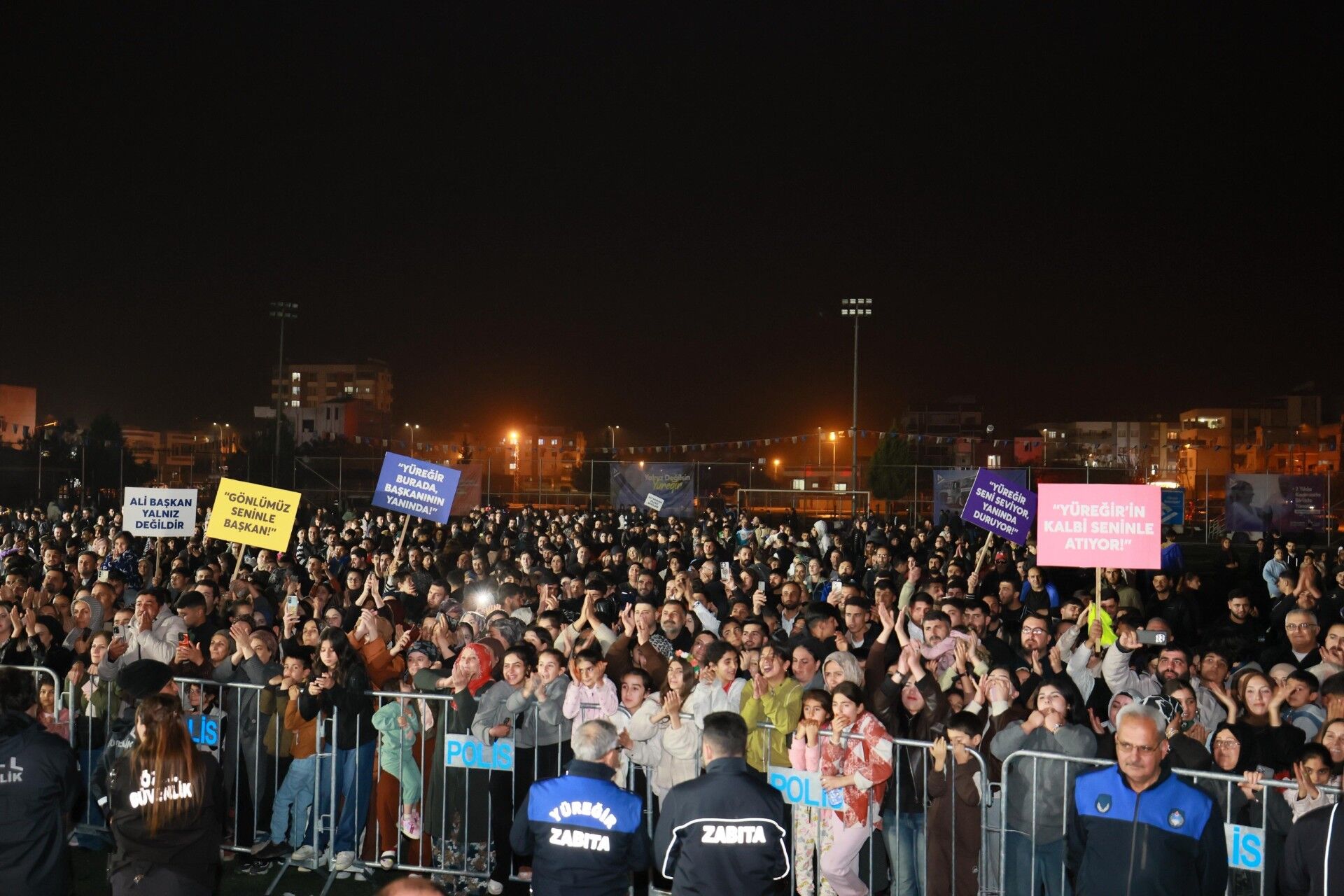 Mikail Aslan Konseriyle Yüreğir’de Unutulmaz Gece4