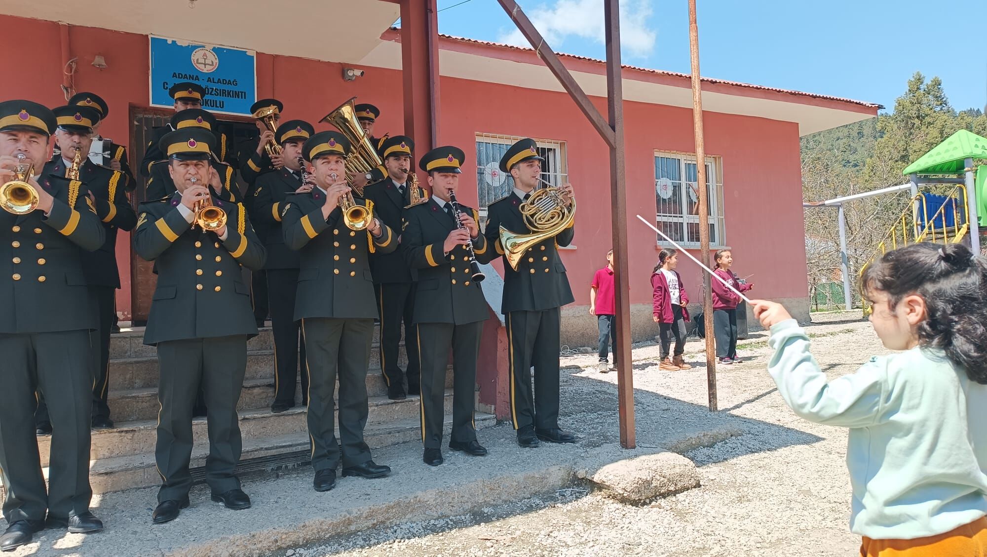 Minik Kalplerde Vatan Sevgisi Aladağ’da Bando Coşkusu! (2)