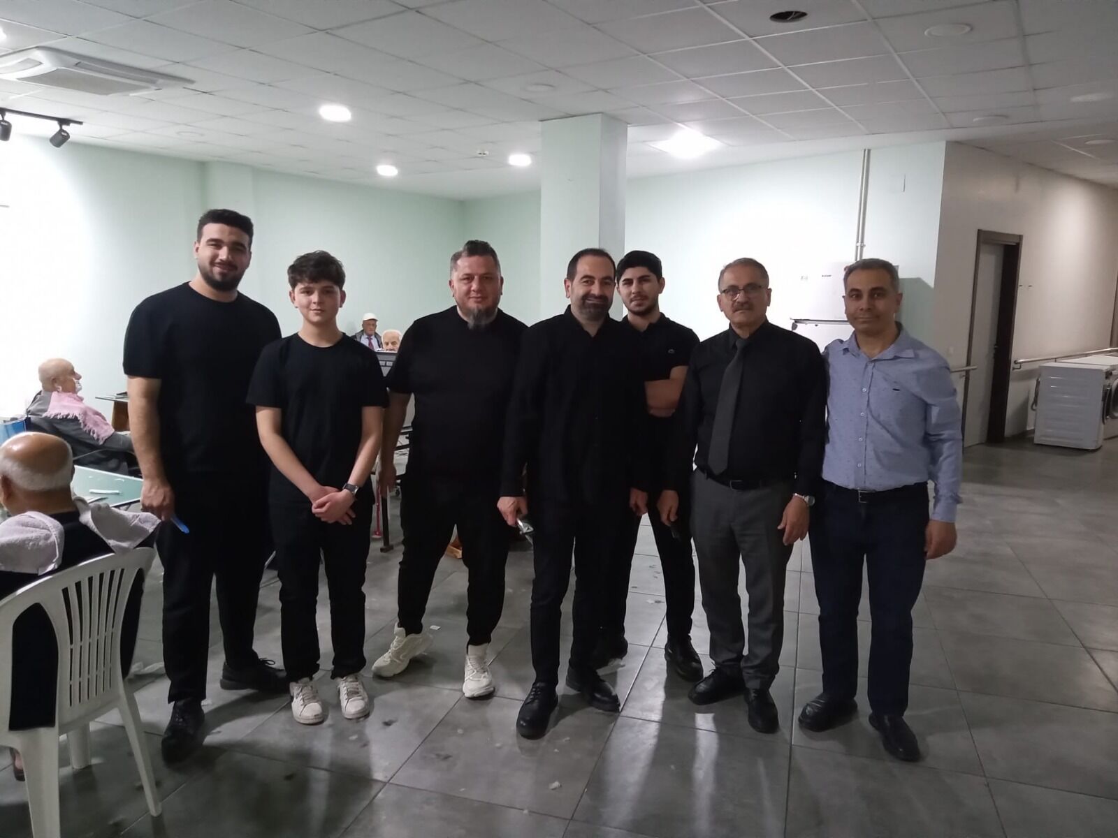 Mustafa Beyaz Kuaför, Yaşlılara Ücretsiz Tıraş Ve Bakım Hizmeti Verdi 3