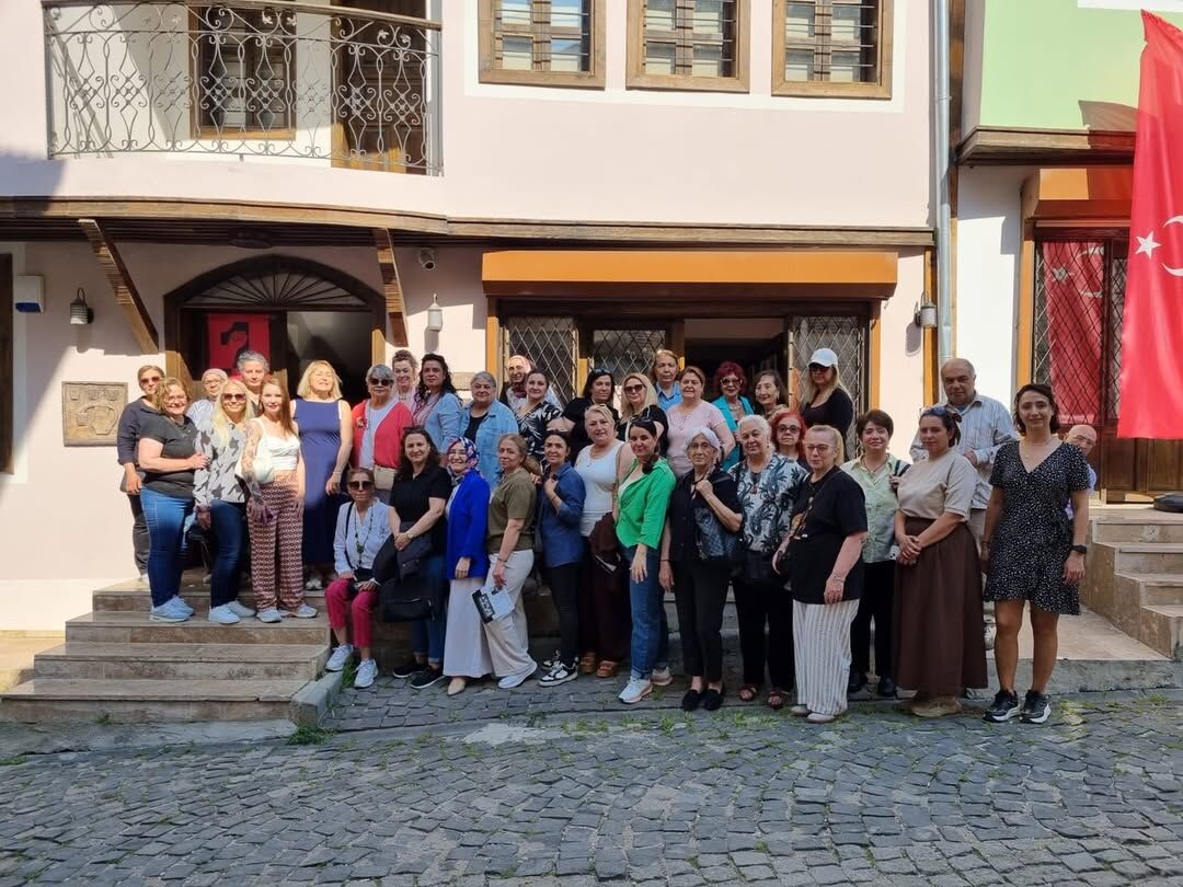 Sanatın Kalbi Kahve Müzesi’nde Atıyor Morsanat Karma Sergisi Açıldı (4)