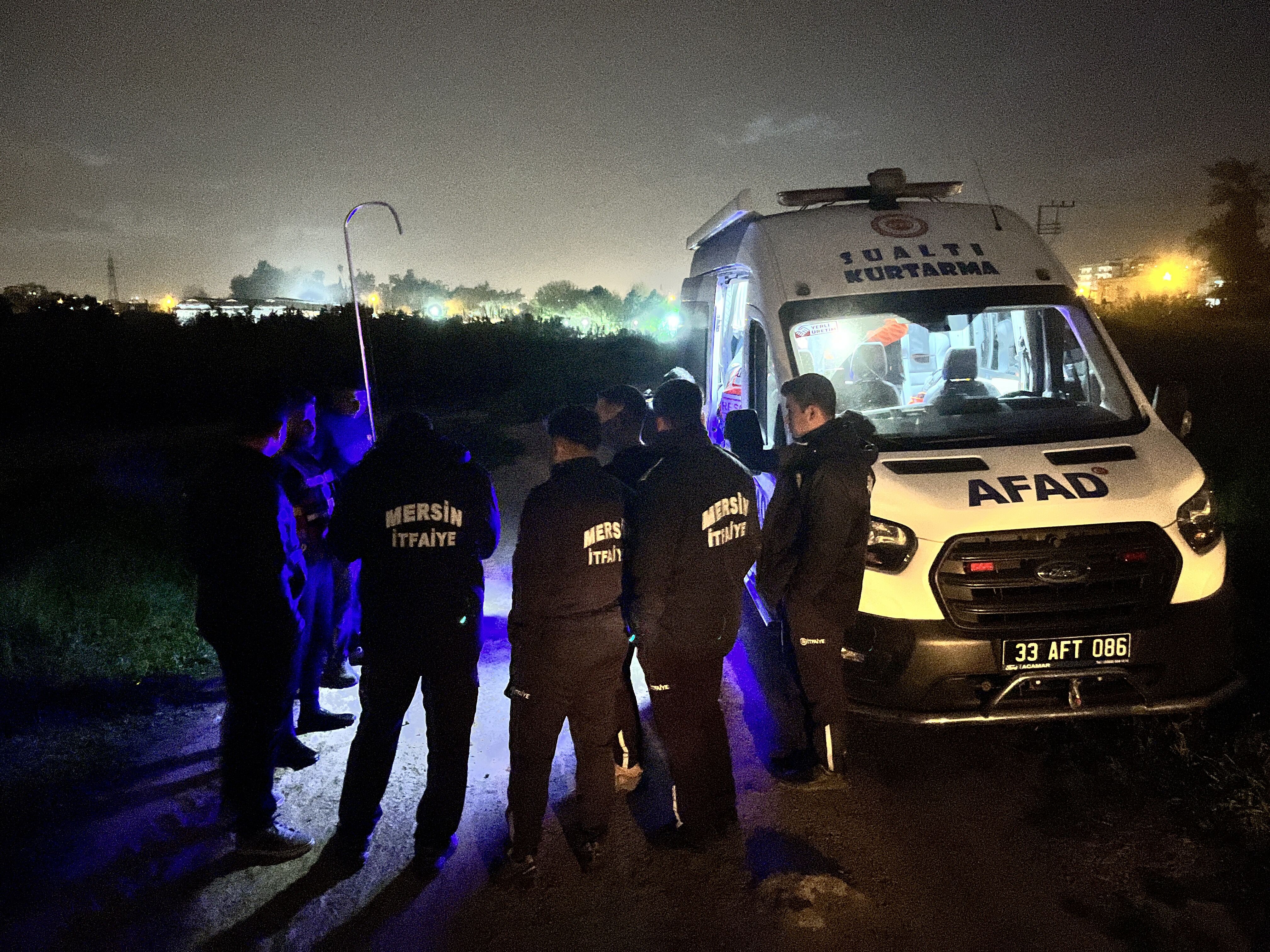 Şelaleye Girdikten Sonra Kaybolan Genç Aranıyor (2)