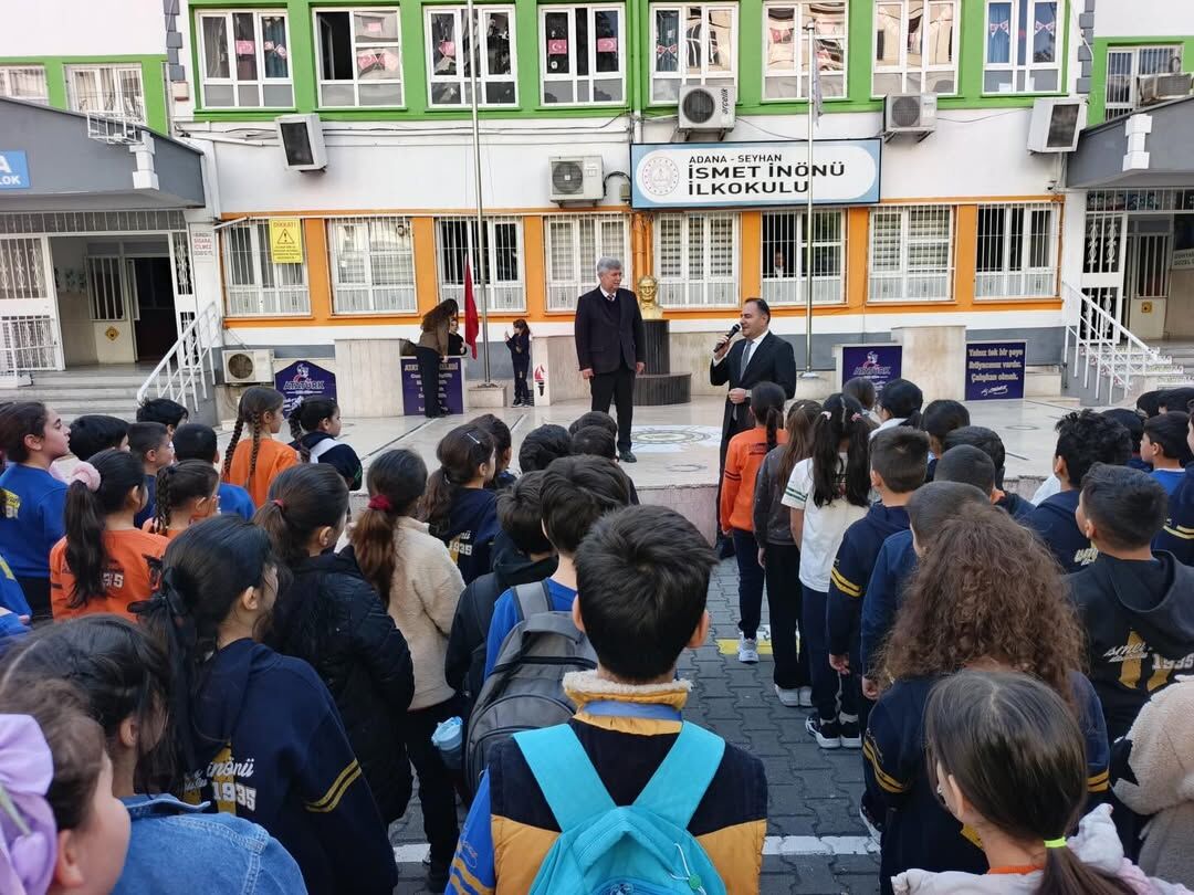 Seyhan’da Haftaya Anlamlı Başlangıç Öğrencilerle İstiklal Marşı Töreni (3)