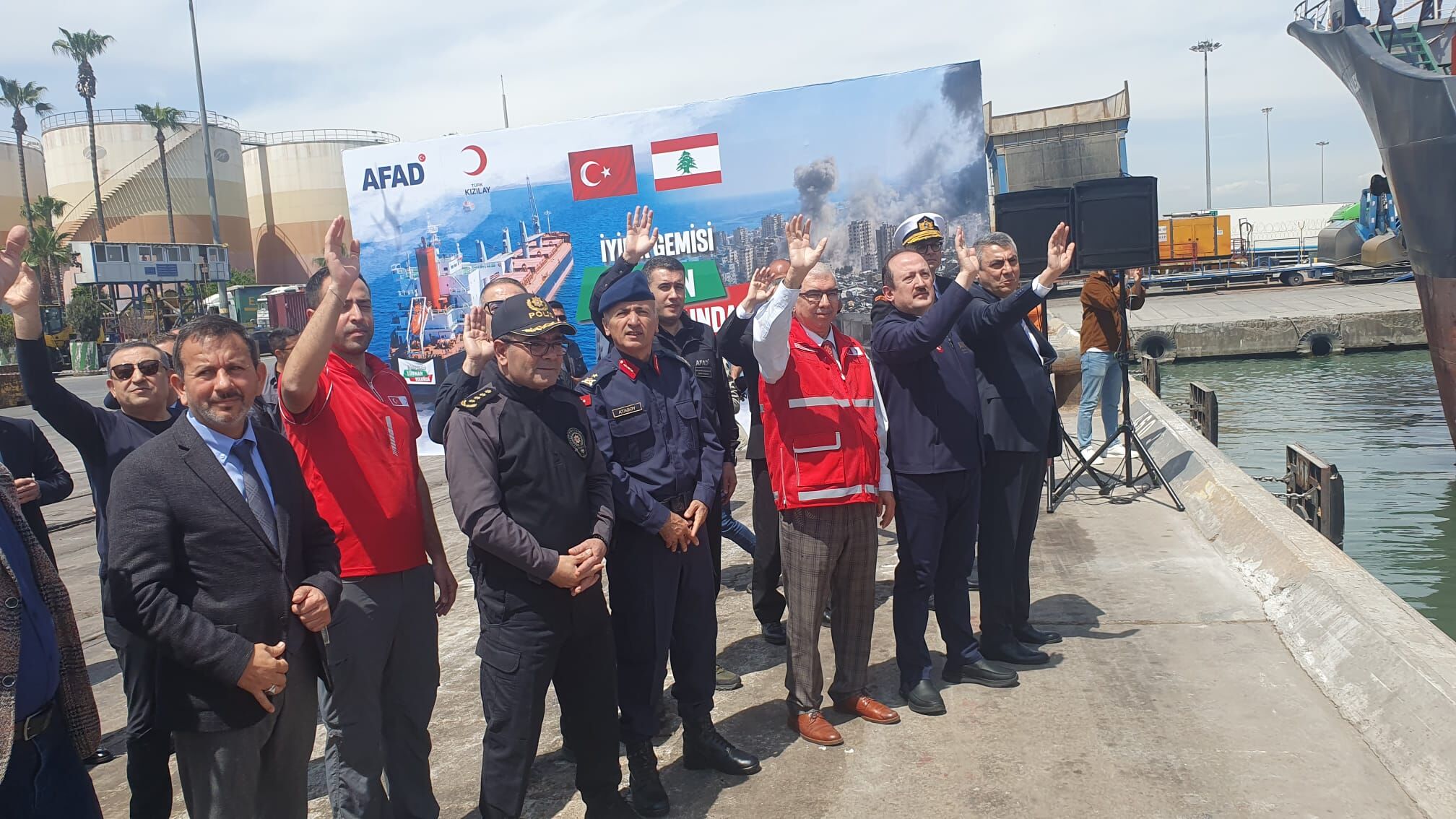 Türkiye’den Lübnan’a Umut Taşıyan Gemi Yola Çıktı (3)
