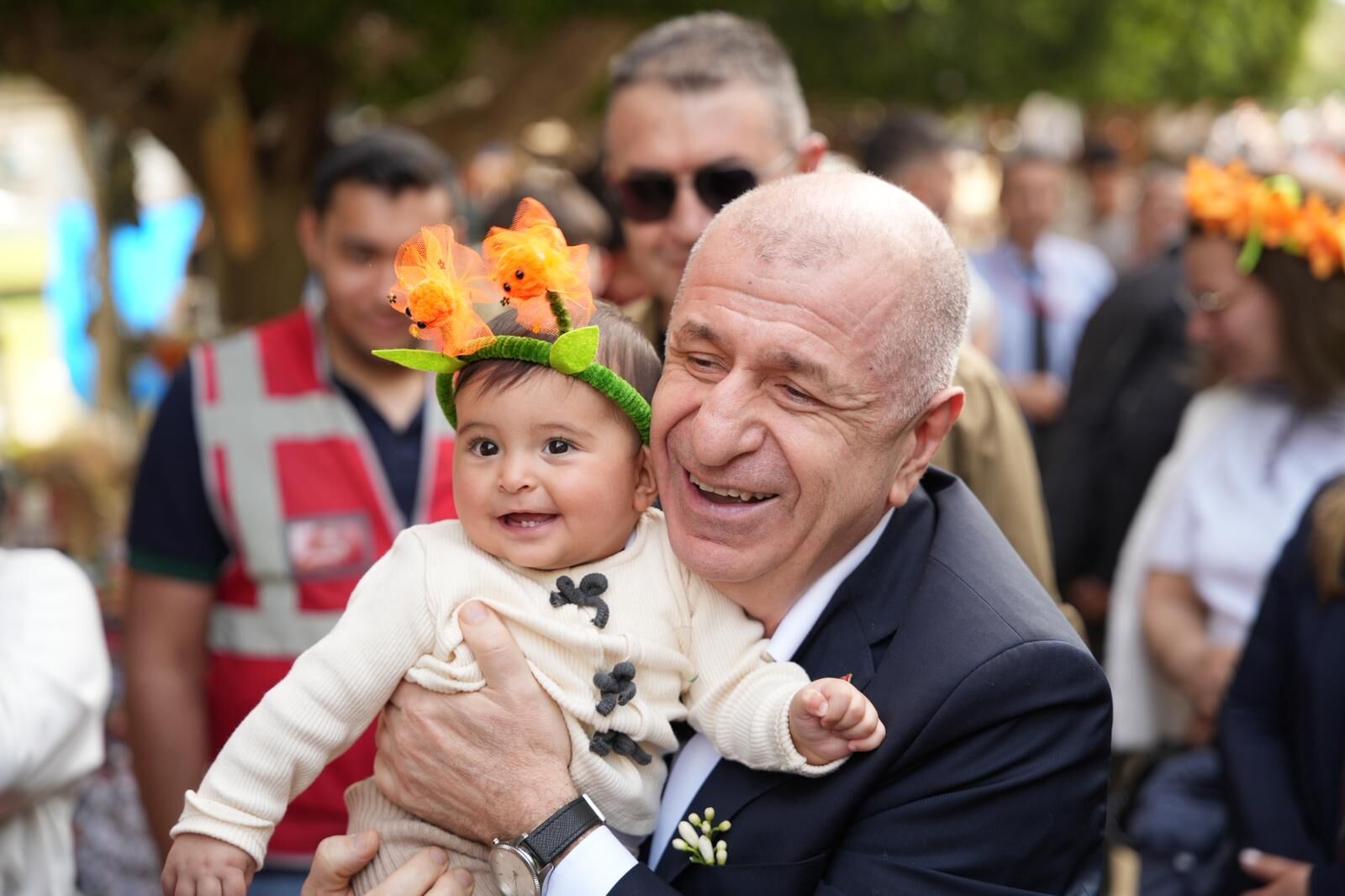 Ümit Özdağ, Portakal Çiçeği Karnavalı’nda2