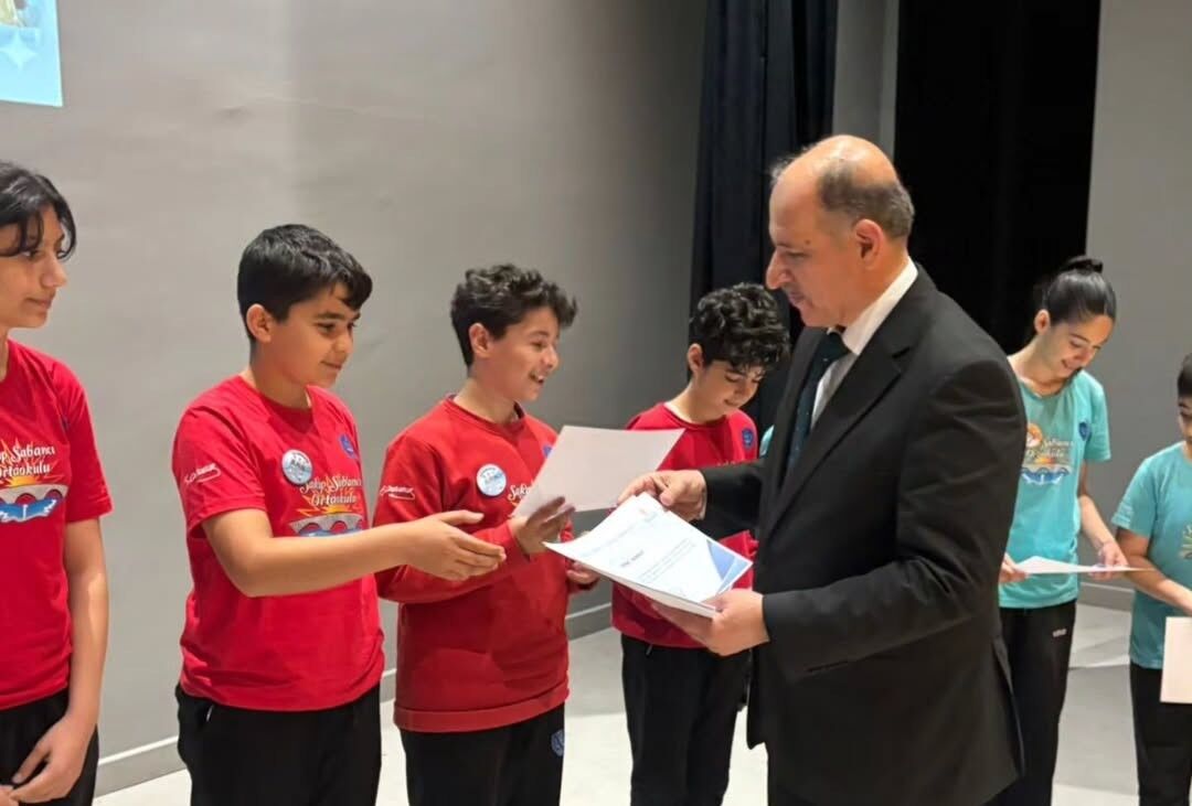 Yüreğir’de “Barış Yapıcı Lider Öğrenciler” Projesi Meyvelerini Verdi (4)