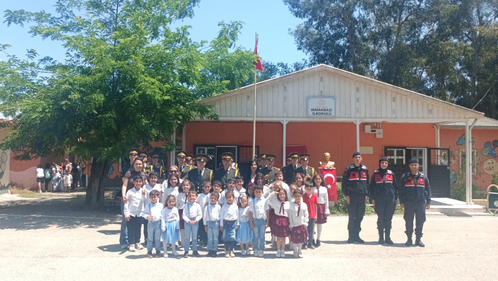 6’Ncı Kolordu Askeri Bandosu İlkokul Çocuklarıyla Buluştu! (5)
