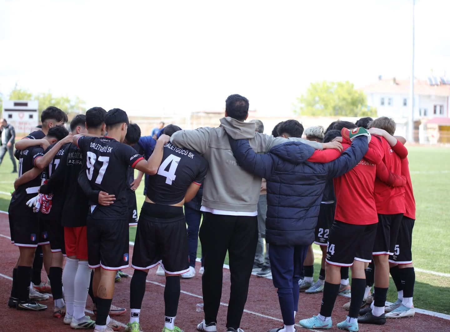 Adaletgücü U 18 Takımı Sezonu Finalde Noktaladı3
