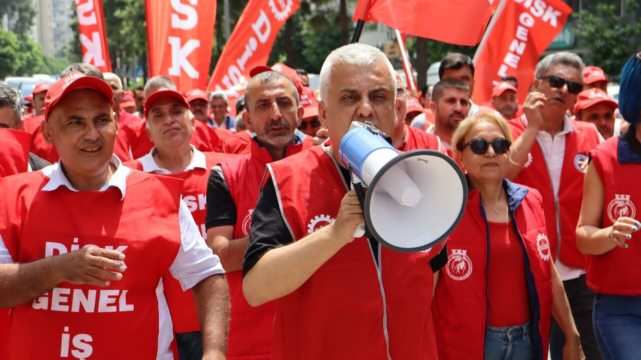 Adana’da 1 Mayıs Coşkusu Alanlara Yansıdı (3)