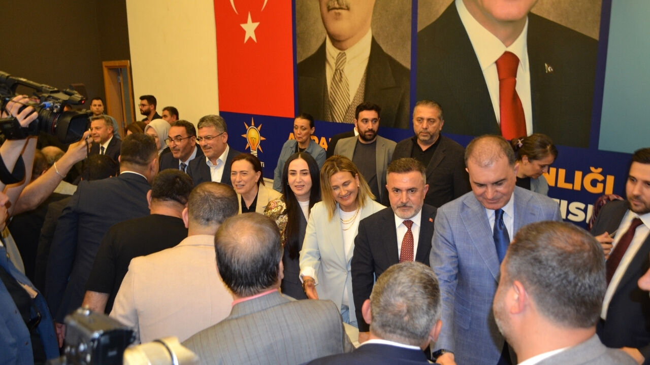 Adana’da Ak Parti Teşkilatından Bayram Buluşması