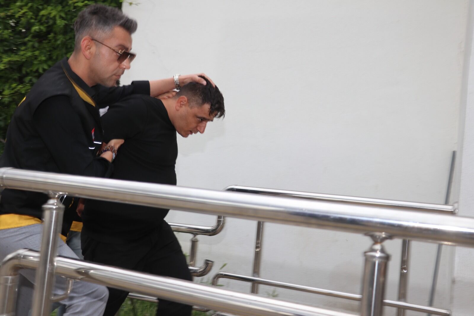 Adana'da Kuzenini Bıçaklayarak Öldüren Şüpheli Tutuklandı (1)