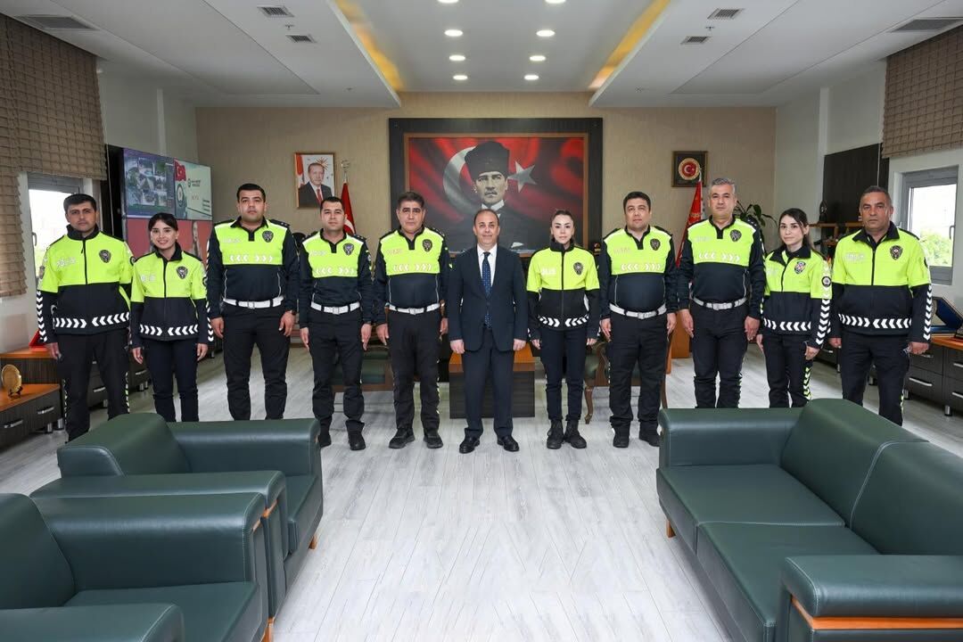 Adana’da Trafik Haftası Gururu Emniyet Müdürü Arıkan Kahramanları Ağırladı (3)