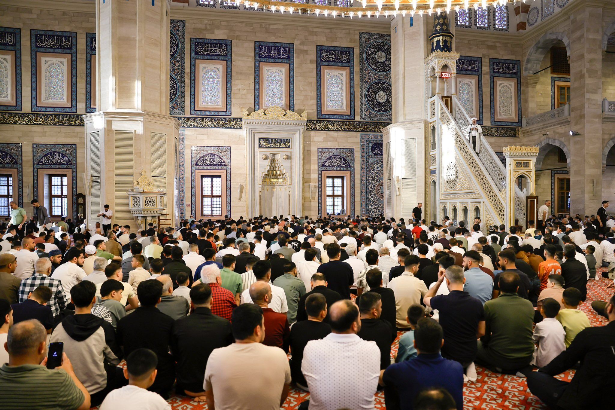 Adanalılar Bayram Namazı Için Camilere Akın Etti (1)
