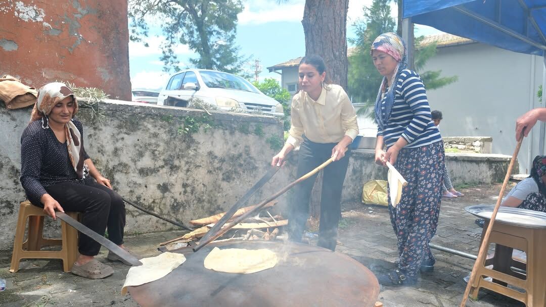 Başkan Vekili Aydar Yıldız, Doruk Mahallesi’ndeki El Emeği Sergisinin Açılışını Yaptı (2)