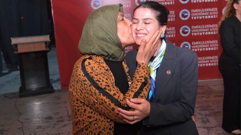 Ceyhan Belediyesi Emeklilerini Bu Bayramda Da Unutmadı (1)