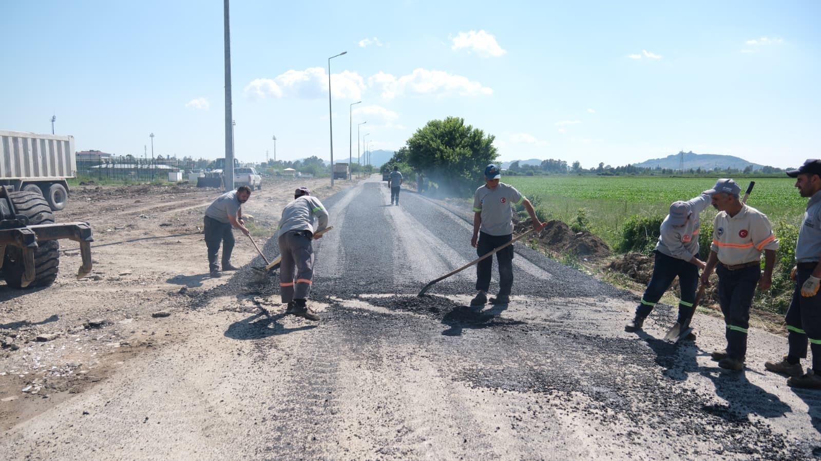 Ceyhan’da Asfalt Hamlesi Çalışmalar Dört Bir Yanda Sürüyor (3)