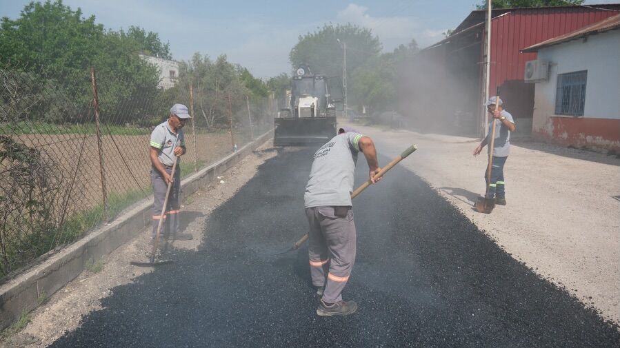Ceyhan’ın Yolları Modernleşiyor Ekipler Dört Koldan Sahada (1)