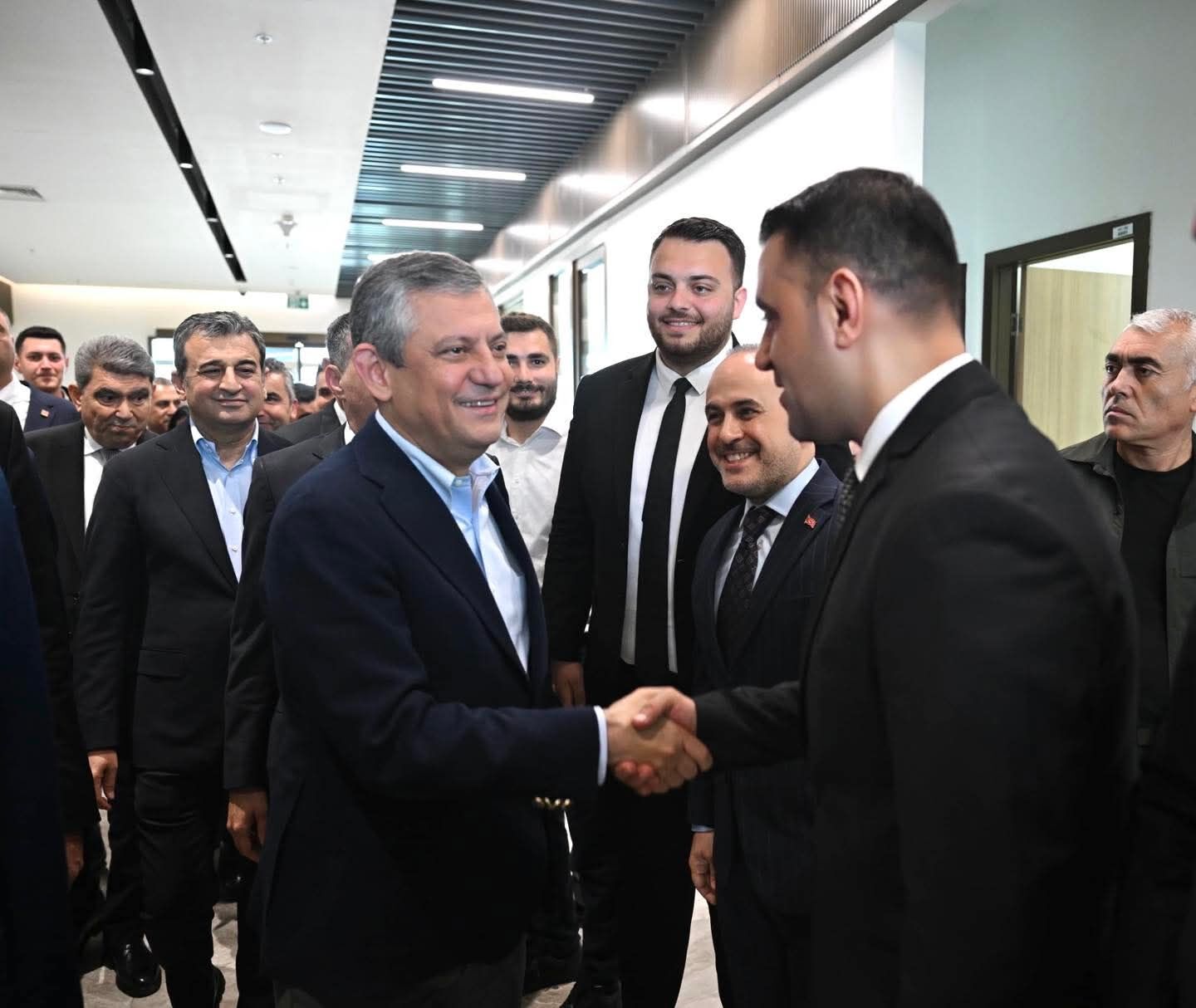 Çukurova Havalimanı’nda Chp Zirvesi Özgür Özel Adana’da (1)-1