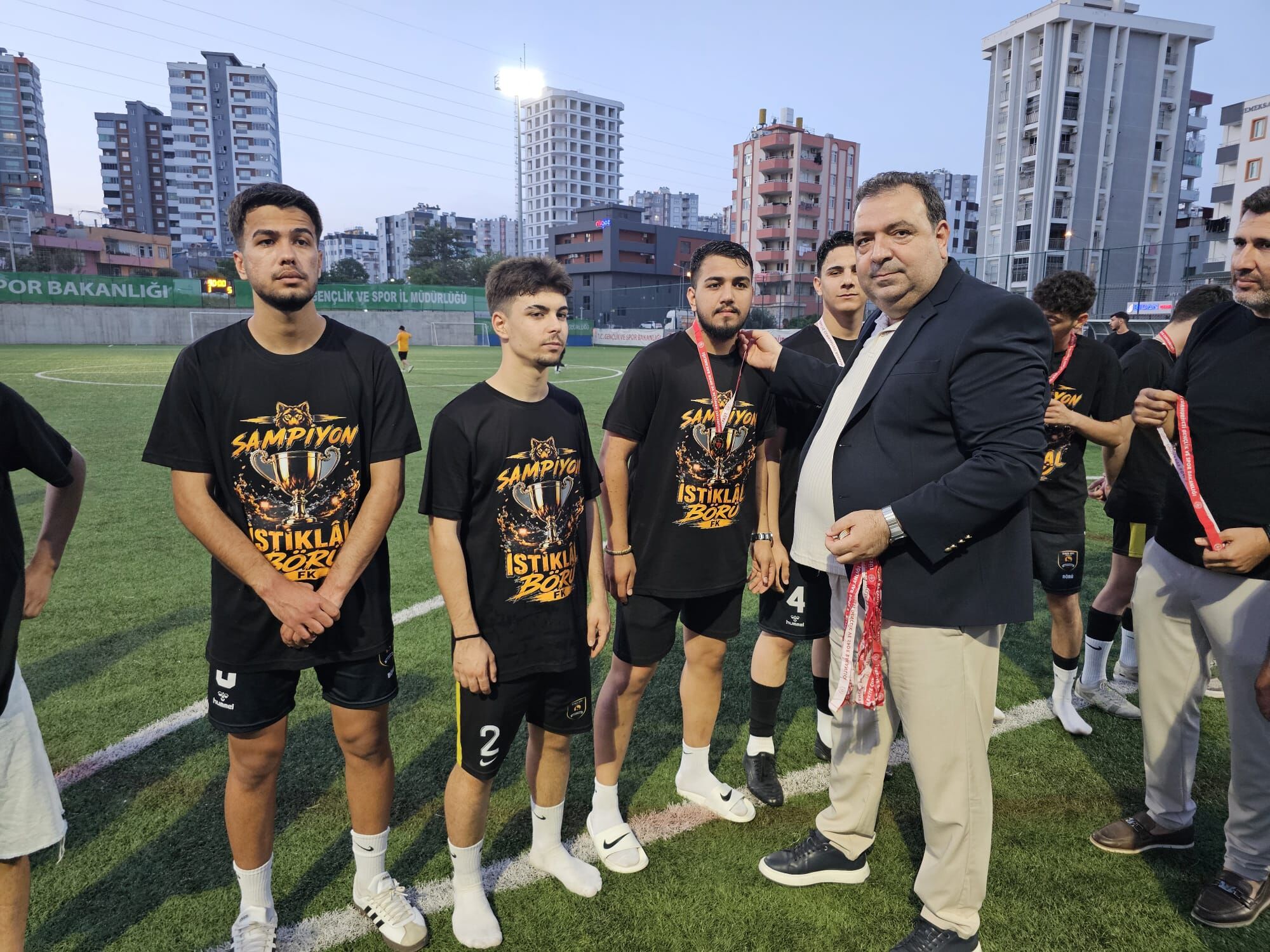 İstiklal Börüspor Şampiyonluk Kupasını Kaldırdı2