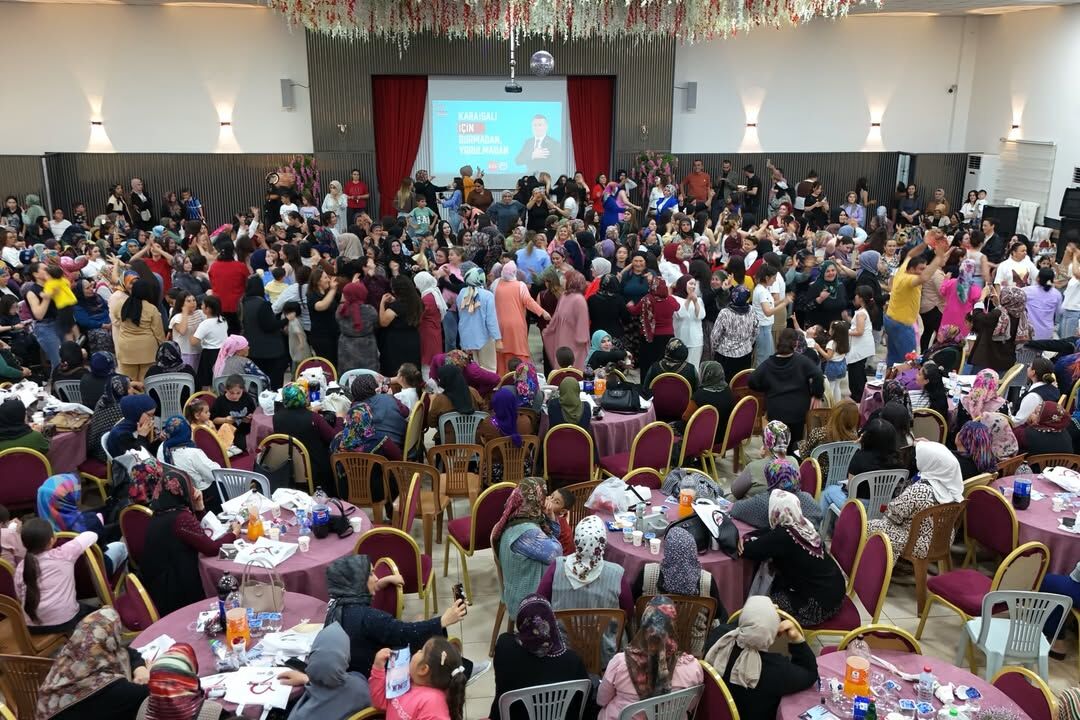 Karaisalı’da Anneler Günü’ne Özel Duygu Dolu Gece (3)