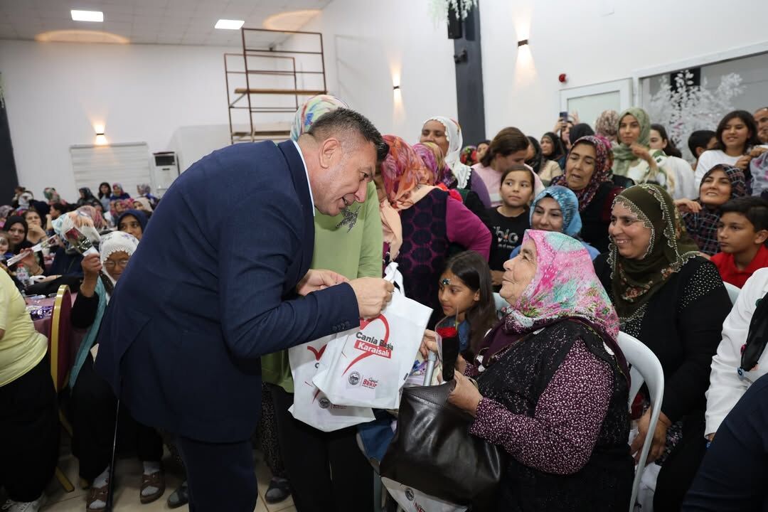 Karaisalı’da Anneler Günü’ne Özel Duygu Dolu Gece (4)