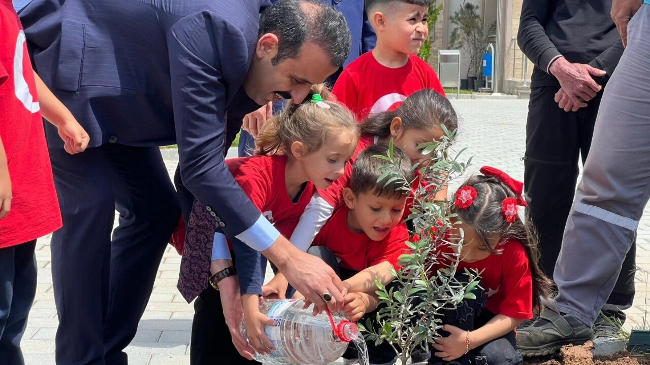 Karaisalı’da Minik Öğrencilerden Örnek Çevre Etkinliği (1)