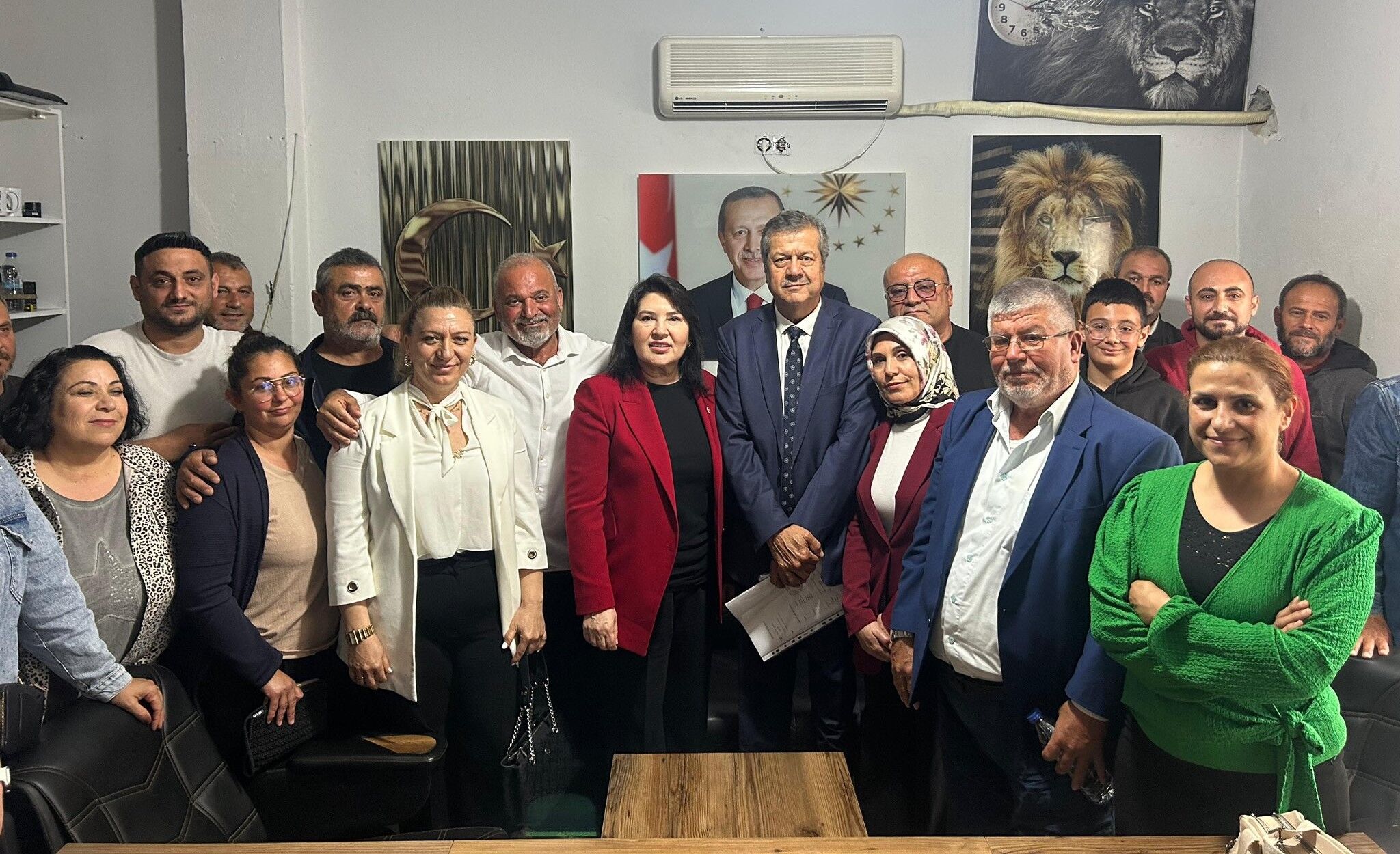 Karamık Karataş’ta Sahaya Indi Esnaf Ve Vatandaşlarla Buluştu (2)