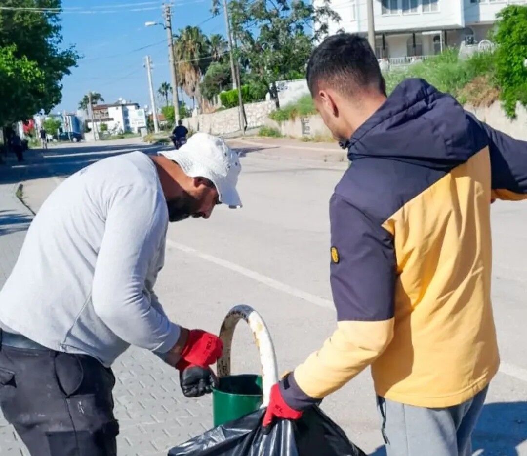 Karataşımızın Çehresini Güzelleştirmek, Sokaklarımızı Pırıl Pırıl Yapmak Için Sahadayız. Temizl (1)