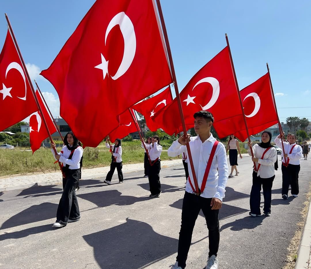 Karataş’ta 19 Mayıs Coşkusu Bağımsızlık Meşalesi Stadyumda Dalgalandı (3)