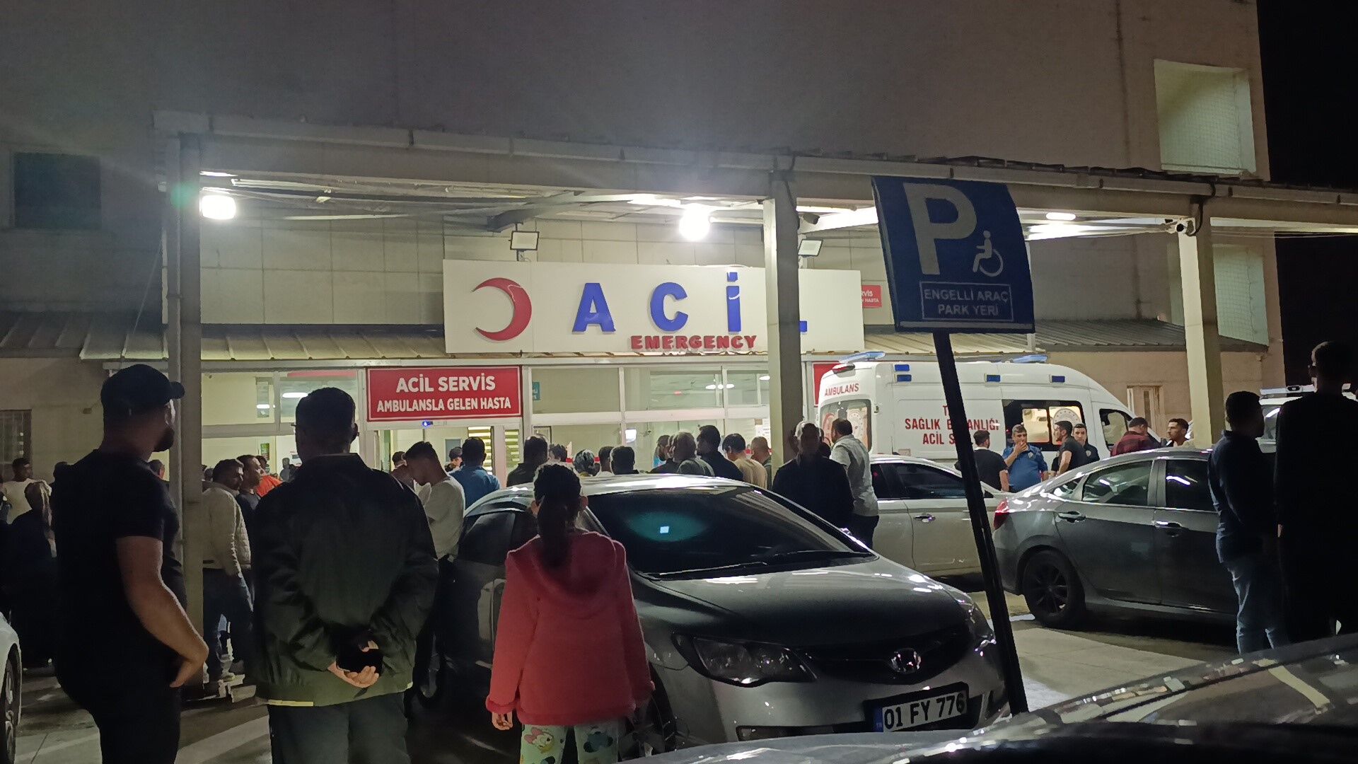 Kozan’da Kontrolden Çıkan Araç Dehşet Saçtı 1 Ölü, 4 Yaralı (1)
