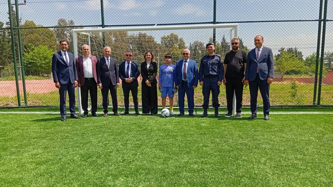 Kurtkulağı’nda Öğrenciler Için Halı Saha Açıldı (1)